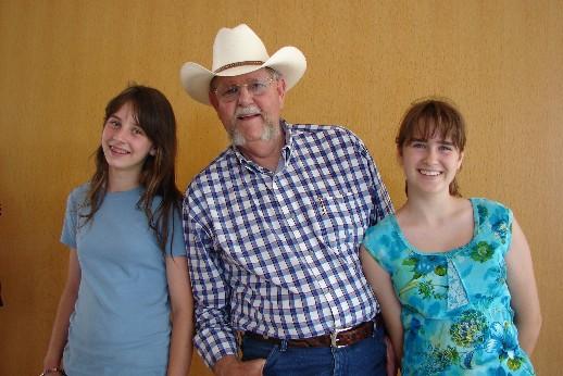 Emma Jane and Jim Garling at the 2006 Oklahoma International Bluegrass Festival. (c) The Pendleton Family Fiddlers